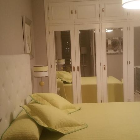 Apartamento Eduardo Dato Sevilla Exterior foto