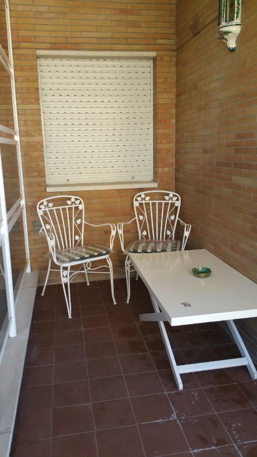 Apartamento Eduardo Dato Sevilla Exterior foto